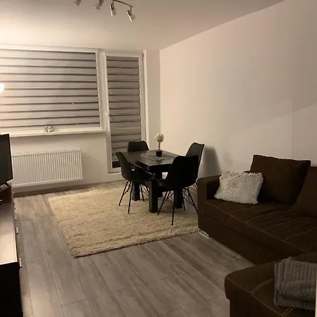 Apartament Julia 2 *