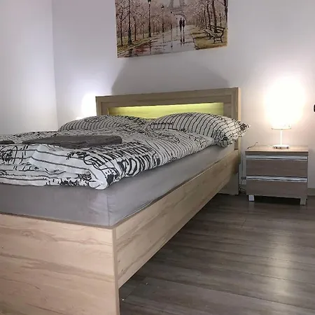 Apartament Julia 2 *